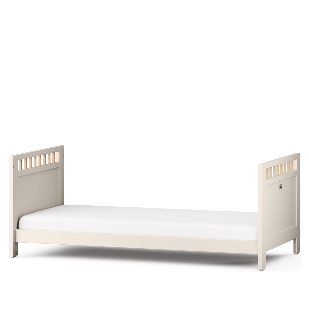 Silver Cross Seville Cot Bed - Cashmere Oak